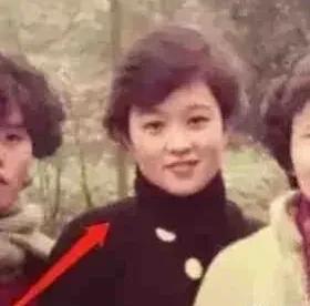 娱乐吃瓜老少女是谁,她是如何成为网络红人的?